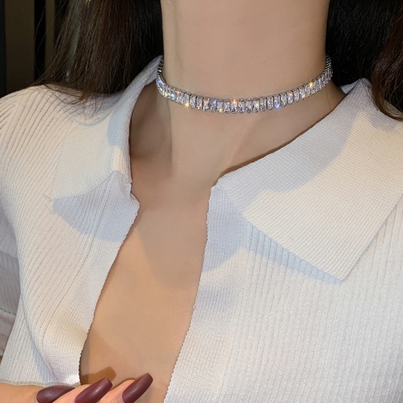 NEW 18K WHITE GOLD DIAMOND BAGUETTE NECKLACE - Picture 2 of 5